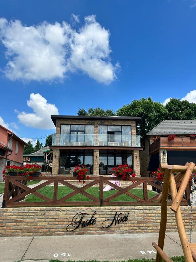 Apartmani Tiske Noci Bečej Exterior foto