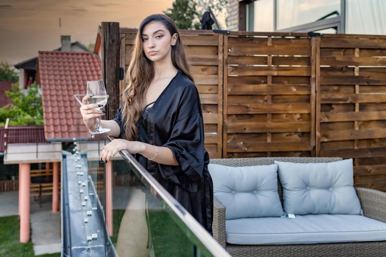 Apartmani Tiske Noci Bečej Exterior foto